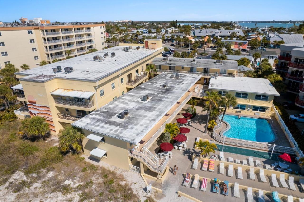 228 Surf Song Resort St. Pete Beach Exterior photo